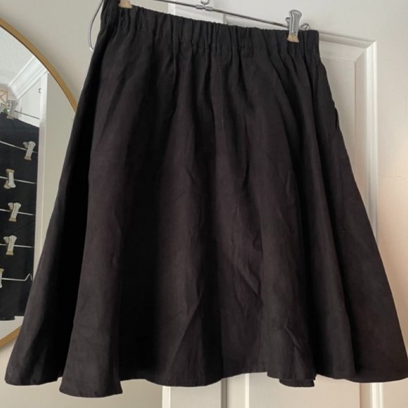 Black Suede Skirt with Brown Buttons (Size M) - Picture 2 of 2